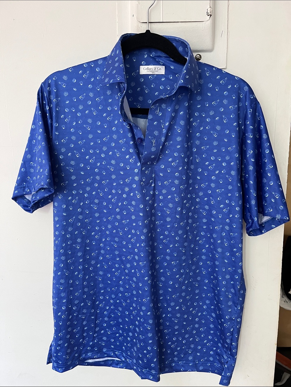 Collars and Co Men's Blue Short-Sleeve Polo Shirt size Small